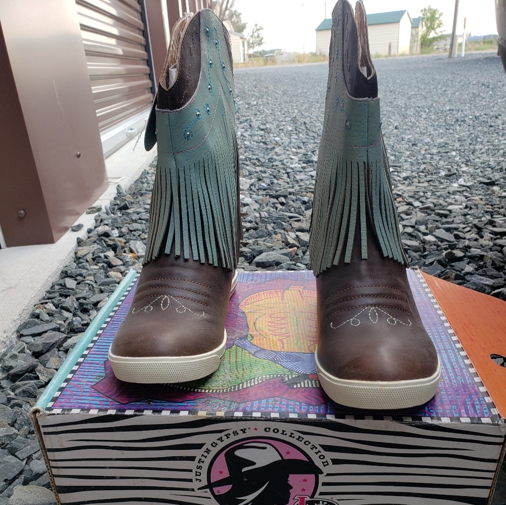 Justin brown and teal cowgirl boots
